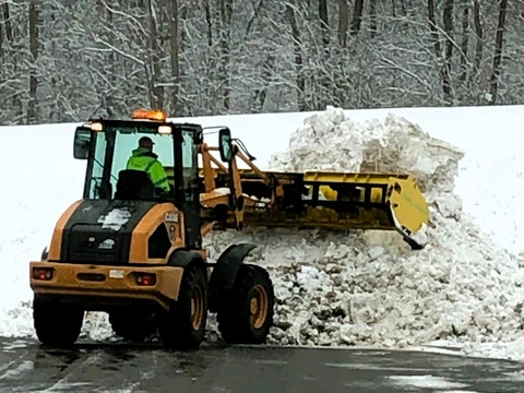 Case 321 Stacking Snow